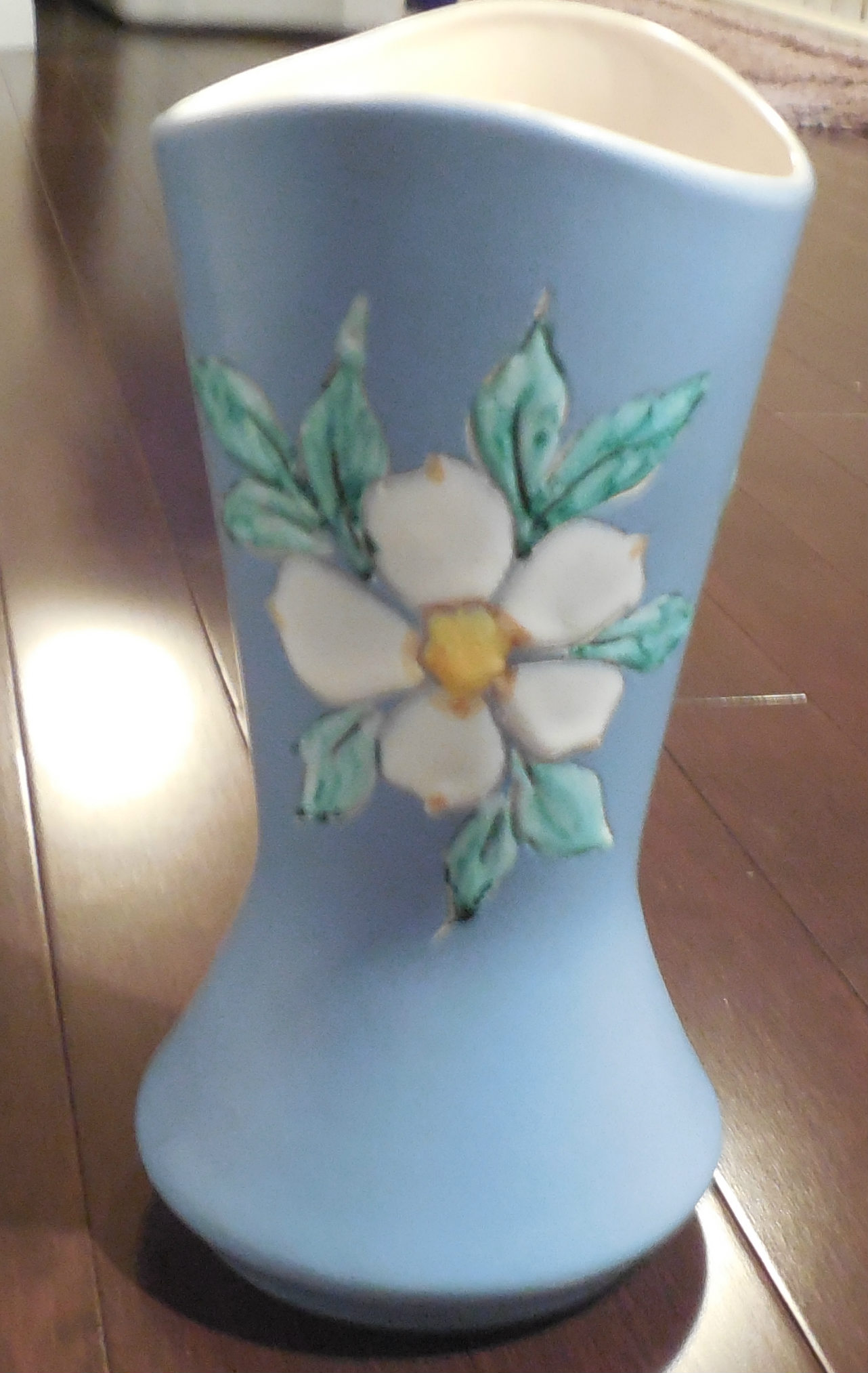 Herta Dogwood blue vase side 1